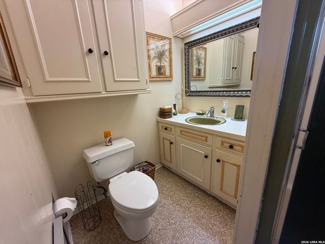 265 OAK HIDEAWAY DR, Canyon Lake, TX 78133