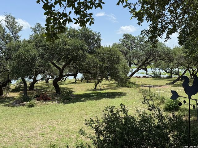 265 OAK HIDEAWAY DR, Canyon Lake, TX 78133