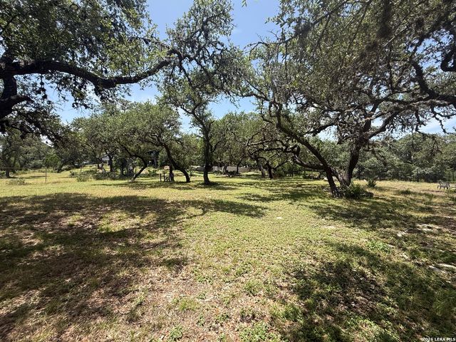265 OAK HIDEAWAY DR, Canyon Lake, TX 78133
