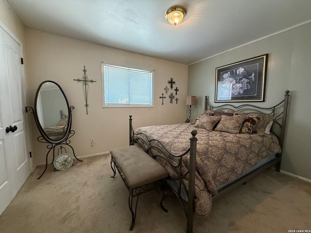 265 OAK HIDEAWAY DR, Canyon Lake, TX 78133