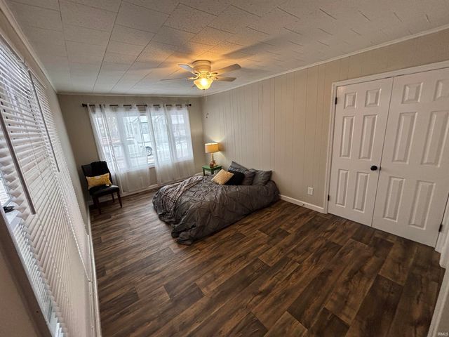 704 N 9th Street, Vincennes, IN 47591