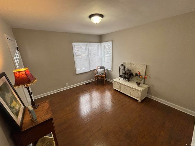 704 N 9th Street, Vincennes, IN 47591