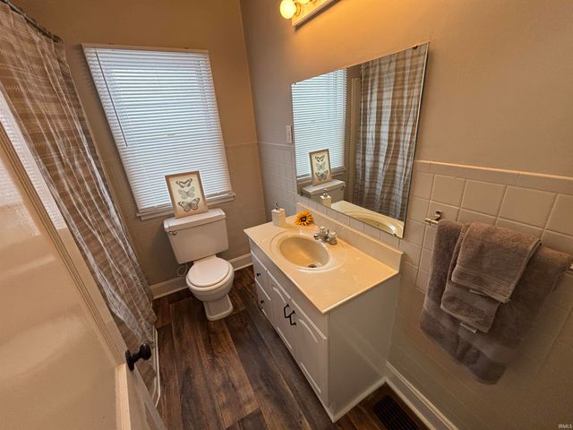 704 N 9th Street, Vincennes, IN 47591