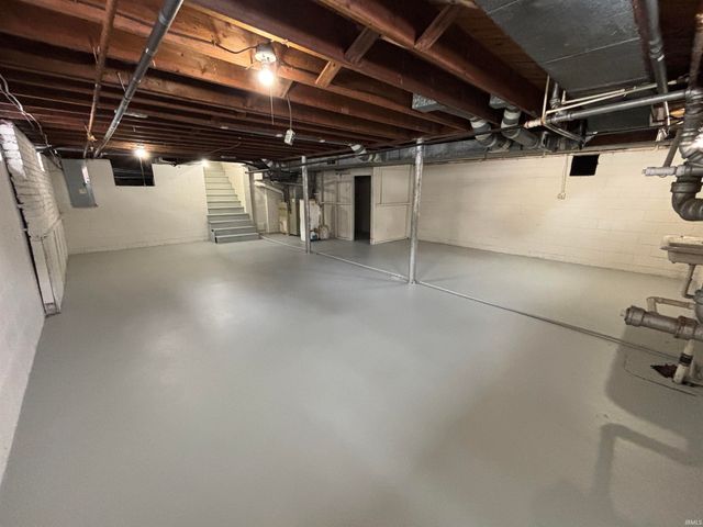 704 N 9th Street, Vincennes, IN 47591