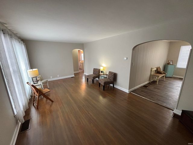 704 N 9th Street, Vincennes, IN 47591