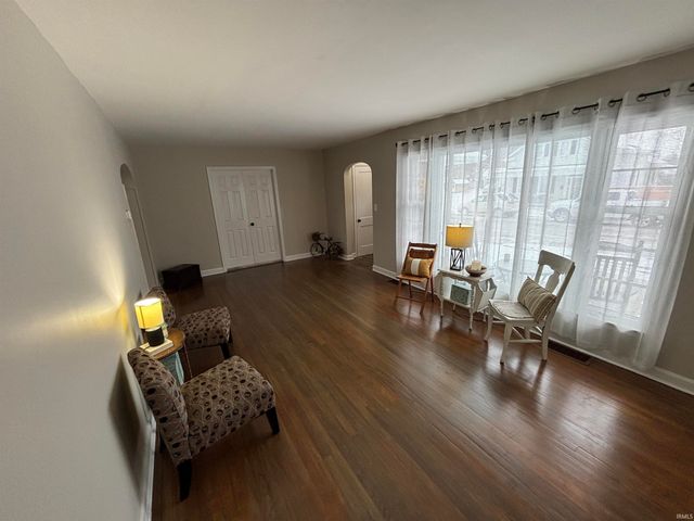 704 N 9th Street, Vincennes, IN 47591