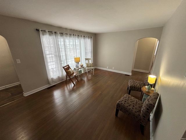 704 N 9th Street, Vincennes, IN 47591