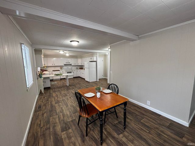 704 N 9th Street, Vincennes, IN 47591