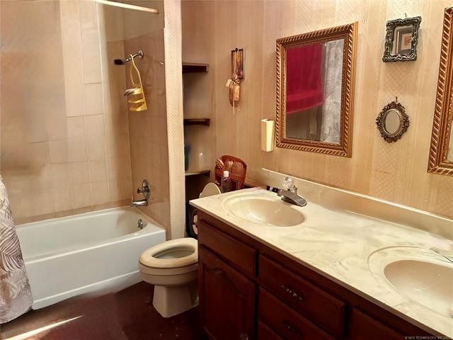 411321 E 1080 Road, Checotah, OK 74426