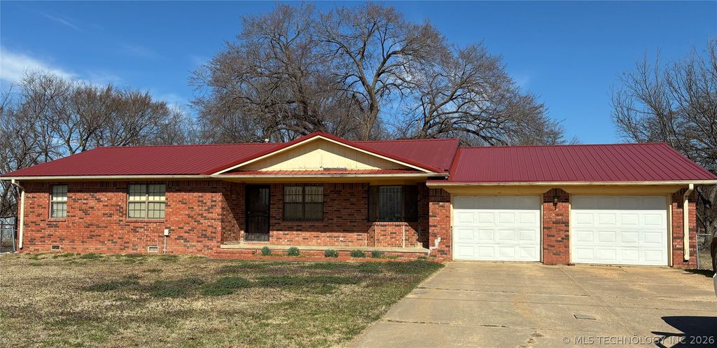 411321 E 1080 Road, Checotah, OK 74426
