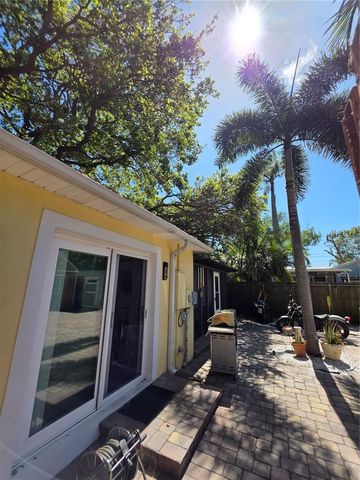 2200 8TH AVENUE N, St Petersburg, FL 33713