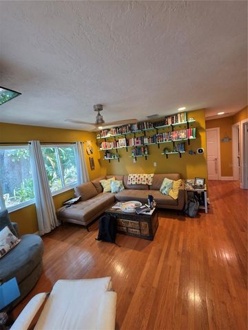 2200 8TH AVENUE N, St Petersburg, FL 33713