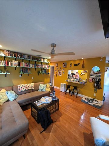 2200 8TH AVENUE N, St Petersburg, FL 33713