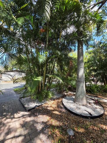 2200 8TH AVENUE N, St Petersburg, FL 33713