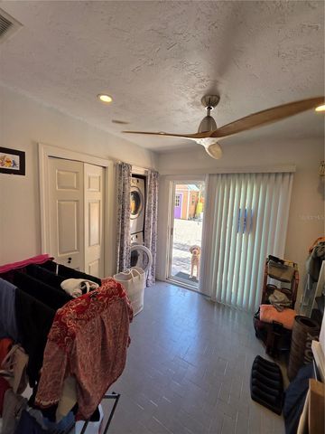 2200 8TH AVENUE N, St Petersburg, FL 33713