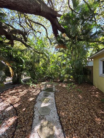 2200 8TH AVENUE N, St Petersburg, FL 33713