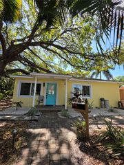 2200 8TH AVENUE N, St Petersburg, FL 33713