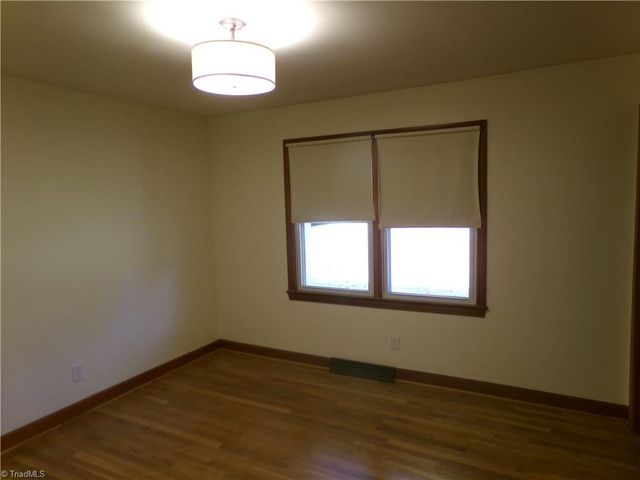 3850 Whitehaven Road, Winston-salem, NC 27106