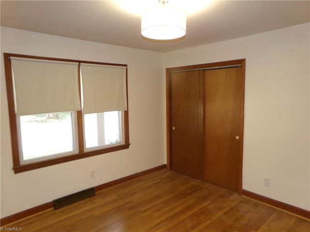 3850 Whitehaven Road, Winston-salem, NC 27106