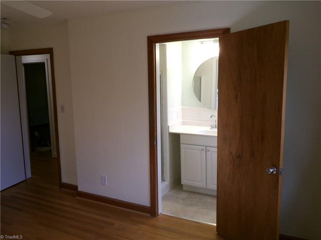 3850 Whitehaven Road, Winston-salem, NC 27106