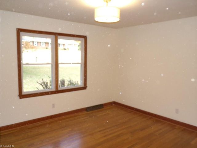 3850 Whitehaven Road, Winston-salem, NC 27106