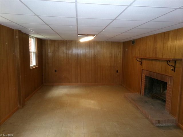 3850 Whitehaven Road, Winston-salem, NC 27106