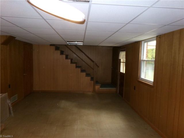 3850 Whitehaven Road, Winston-salem, NC 27106