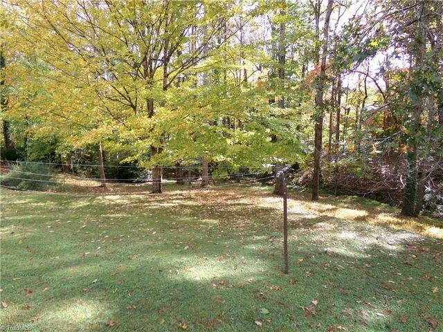 3850 Whitehaven Road, Winston-salem, NC 27106