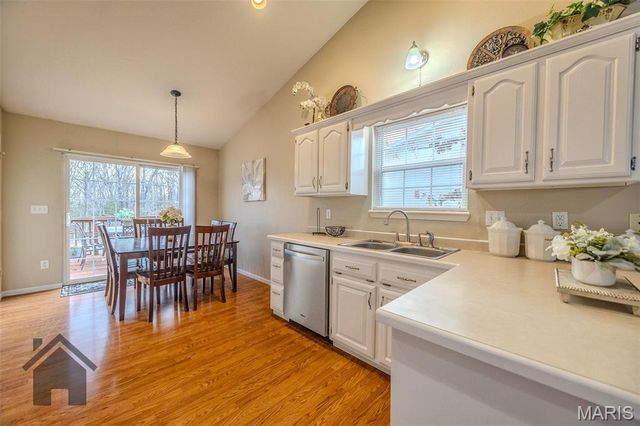 1402 Raspberry Drive, Lebanon, MO 65536