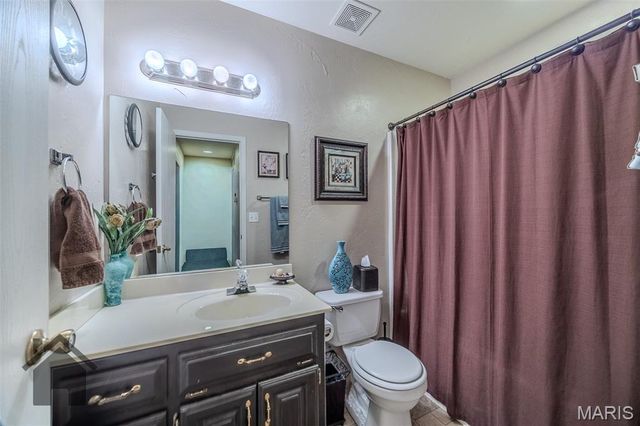 1402 Raspberry Drive, Lebanon, MO 65536