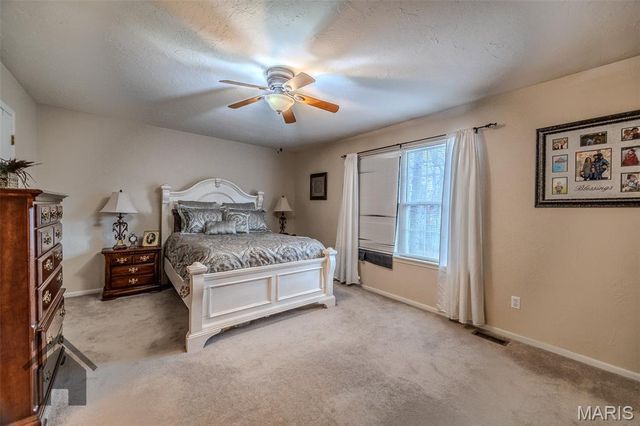 1402 Raspberry Drive, Lebanon, MO 65536