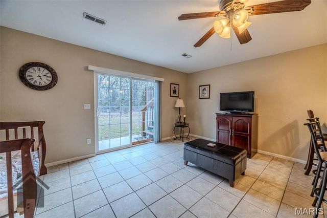 1402 Raspberry Drive, Lebanon, MO 65536