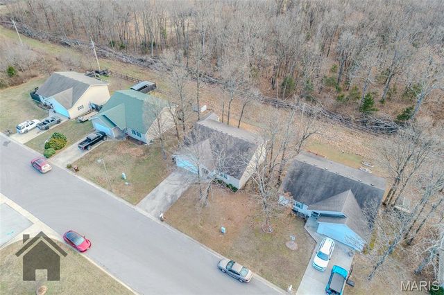 1402 Raspberry Drive, Lebanon, MO 65536