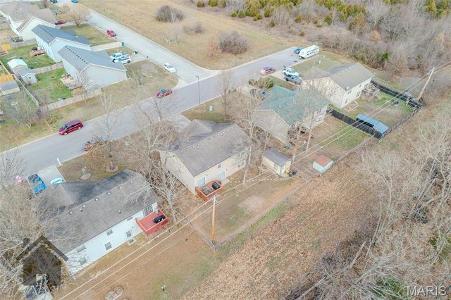 1402 Raspberry Drive, Lebanon, MO 65536