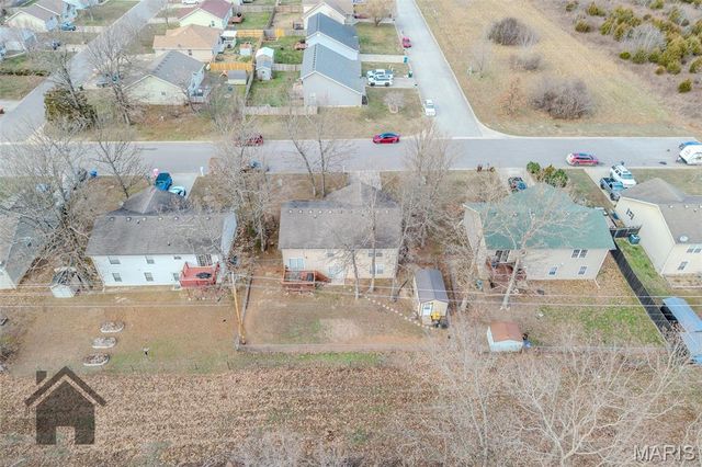 1402 Raspberry Drive, Lebanon, MO 65536