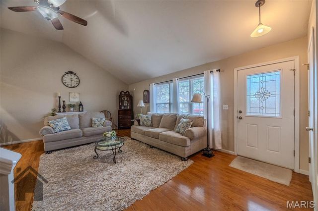 1402 Raspberry Drive, Lebanon, MO 65536