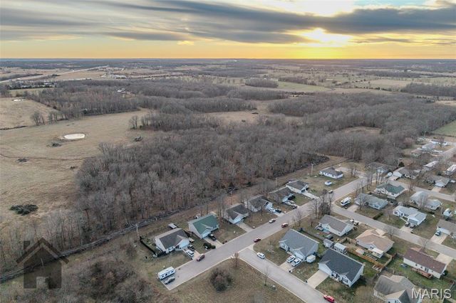 1402 Raspberry Drive, Lebanon, MO 65536