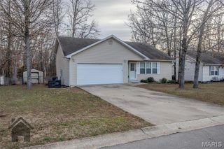 1402 Raspberry Drive, Lebanon, MO 65536