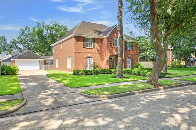 2006 Ravens Crest Drive, Sugar Land, TX 77478