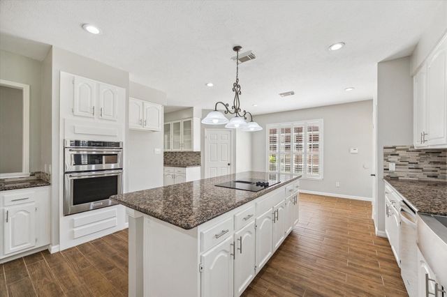 2006 Ravens Crest Drive, Sugar Land, TX 77478