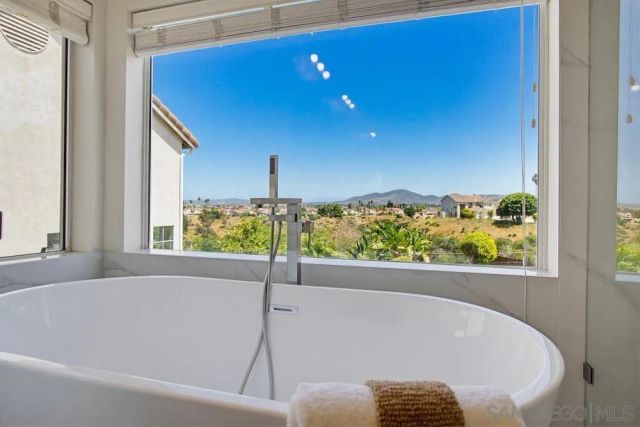 7634 Trailbrush, San Diego, CA 92126