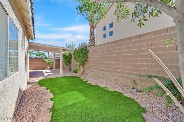 10401 Turning Leaf Avenue, Las Vegas, NV 89129