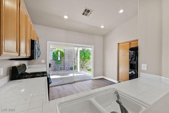 10401 Turning Leaf Avenue, Las Vegas, NV 89129