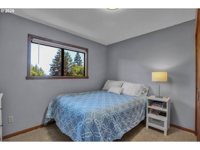 13290 Sw MENLOR Ln, Tigard, OR 97223