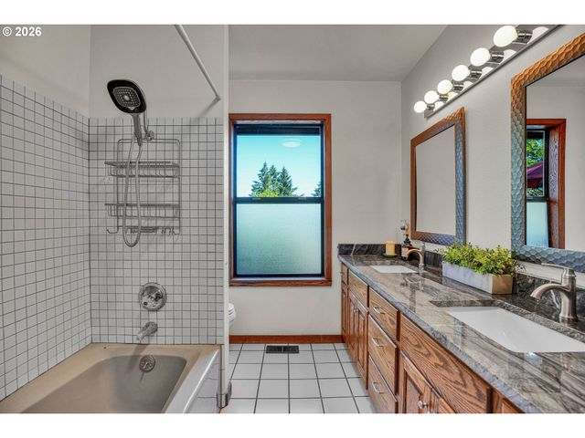 13290 Sw MENLOR Ln, Tigard, OR 97223
