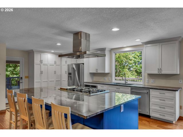 13290 Sw MENLOR Ln, Tigard, OR 97223