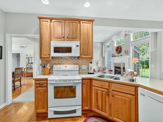 1155 Twin Leaf, Webster, NY 14580