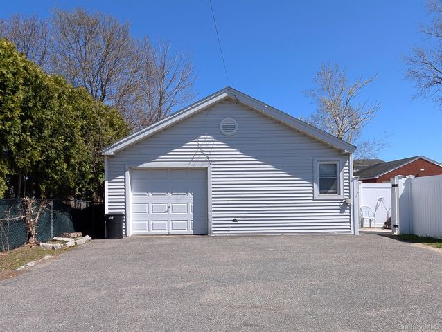 643 MIDVALE Avenue, East Meadow, NY 11554