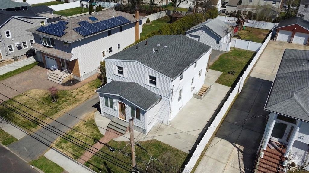 643 MIDVALE Avenue, East Meadow, NY 11554