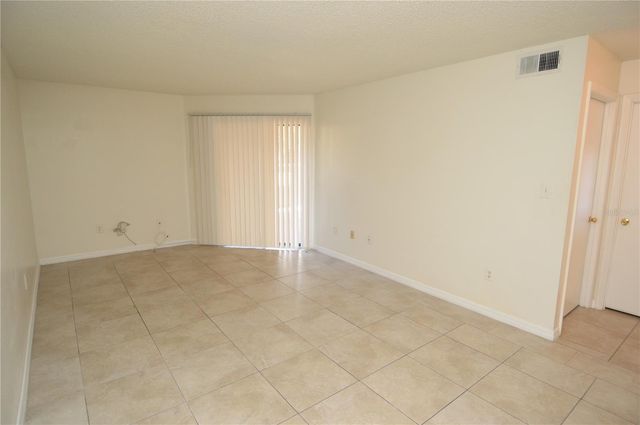 8629 FANCY FINCH DRIVE 101, Tampa, FL 33614